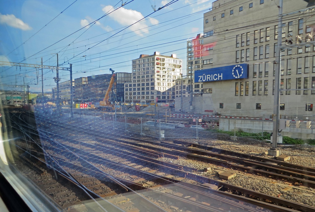 Approaching Zürich Train Station